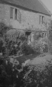 Conwil Cottage in Lippiatt Lane. In 1838 it was five Houses and a garden owned by Elizabeth Holbrook.